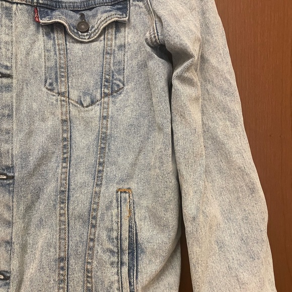 Vintage Levi’s Jean Jacket - Picture 5 of 7